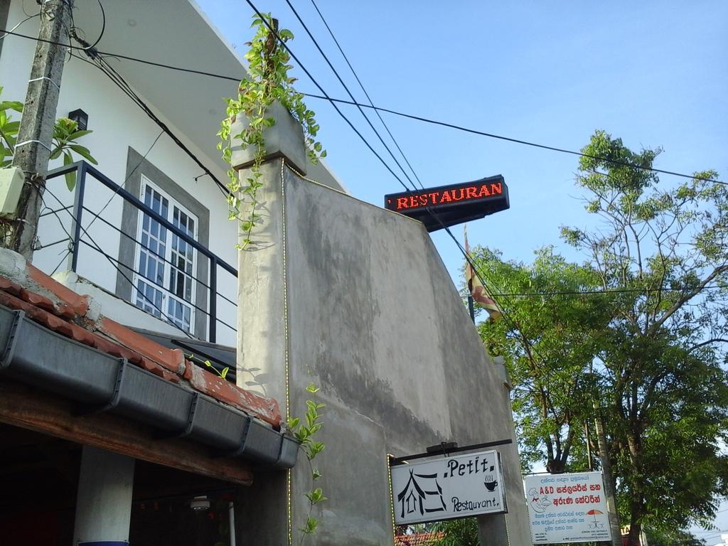 Petit Guest House เนกอมโบ ภายนอก รูปภาพ